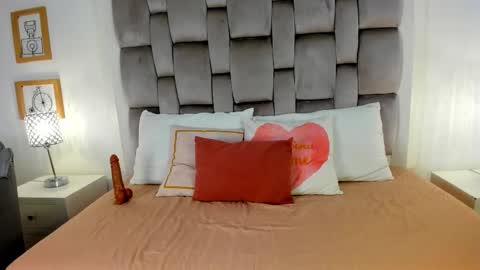 zharia_lux25 online show from February 11, 2026, 11:37 am