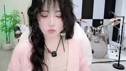 zhen online show from October 2, 2025, 8:21 am