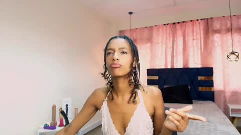 Zia Green online show from February 7, 2025, 12:17 pm