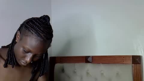 Snapshot of zia_vier chatting on May 1, 2026, 3:05 pm flavian online show from May 1, 2026, 3:05 pm