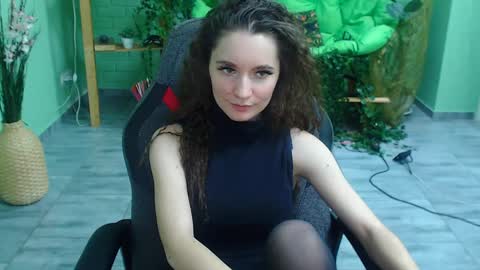 zianichols online show from February 3, 2025, 10:00 pm