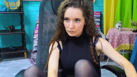 zianichols online show from February 5, 2025, 3:31 pm