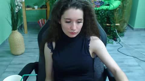 zianichols online show from February 12, 2025, 12:37 am