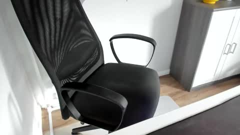 ziemlichflutschig online show from September 21, 2025, 1:57 pm