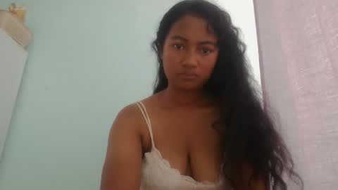 Snapshot of zina479102 chatting on March 5, 2026, 5:47 am elly online show from March 5, 2026, 5:47 am