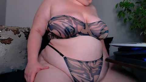 zinacorleone online show from September 19, 2025, 7:36 pm