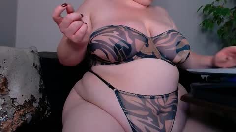 zinacorleone online show from October 7, 2025, 7:55 pm