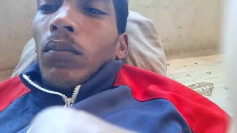 Snapshot of zinedean22 chatting on April 12, 2026, 9:47 am Zinedine online show from April 12, 2026, 9:47 am