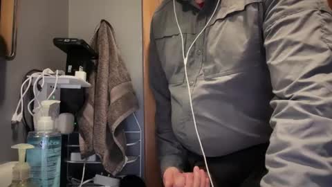 zinger283069 online show from April 21, 2026, 9:39 pm