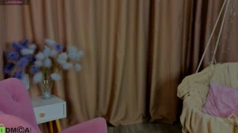 Zlata  Mon Tue Thu Fri Sun Sa GMT 3 0000pm - 0600pm  online show from November 17, 2025, 10:04 pm