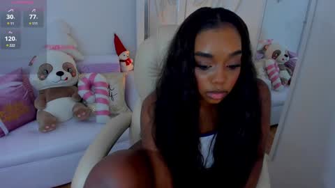 Snapshot of zobe_love chatting on December 23, 2024, 8:47 pm Zobe Love online show from December 23, 2024, 8:47 pm
