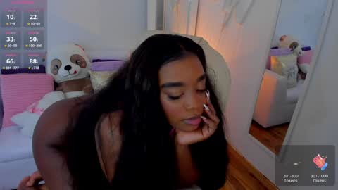 Snapshot of zobe_love chatting on January 11, 2025, 2:20 am Zobe Love online show from January 11, 2025, 2:20 am