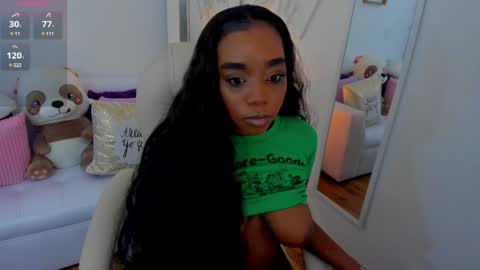 Snapshot of zobe_love chatting on January 17, 2025, 6:12 pm Zobe Love online show from January 17, 2025, 6:12 pm