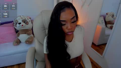 Snapshot of zobe_love chatting on February 12, 2025, 4:11 pm Zobe Love online show from February 12, 2025, 4:11 pm