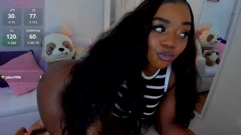 Snapshot of zobe_love chatting on February 25, 2025, 8:51 pm Zobe Love online show from February 25, 2025, 8:51 pm