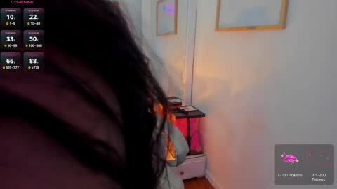 Snapshot of zobe_love chatting on May 4, 2026, 5:09 pm Zobe Love online show from May 4, 2026, 5:09 pm
