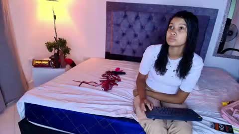 Snapshot of zoe_blake1 chatting on July 1, 2026, 3:52 am Zoe Blake online show from July 1, 2026, 3:52 am