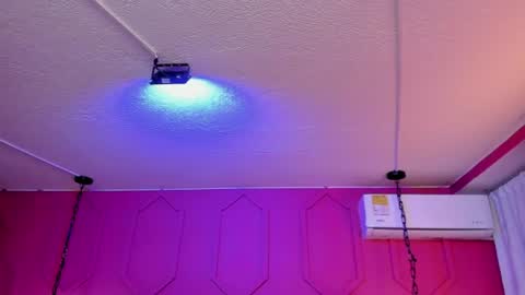 zoe_blosson online show from June 26, 2026, 7:07 pm