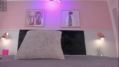 zoe_blosson online show from July 5, 2026, 7:21 pm