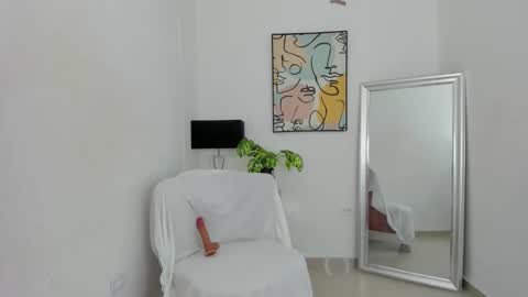 ZOE  online show from March 25, 2026, 8:15 pm