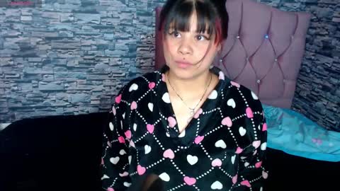 Snapshot of zoe_bronw chatting on October 9, 2025, 10:02 am Zoe Bronw online show from October 9, 2025, 10:02 am