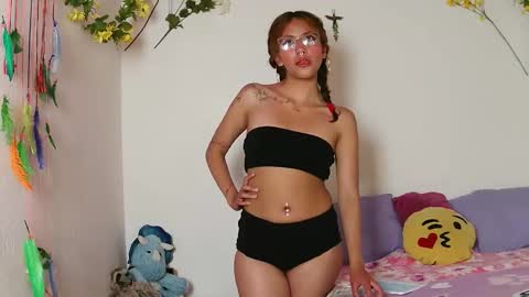 Snapshot of zoe_ch_ chatting on October 10, 2025, 9:19 am zoe_ch_ online show from October 10, 2025, 9:19 am