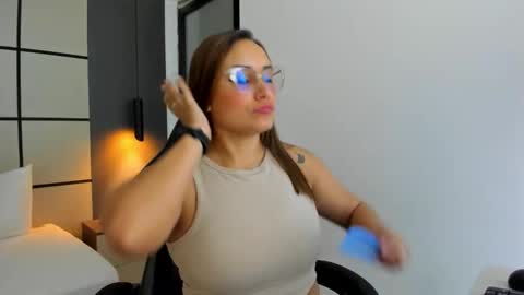 Zoe  online show from February 25, 2026, 12:37 pm