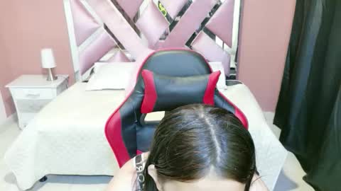 Snapshot of zoe_green01 chatting on April 7, 2026, 12:27 pm zoe online show from April 7, 2026, 12:27 pm