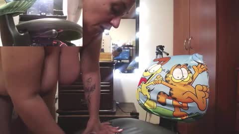 zoe hotxxx online show from March 5, 2026, 2:02 pm