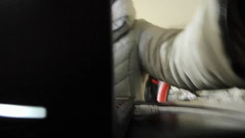 ZOE online show from February 9, 2025, 1:33 am