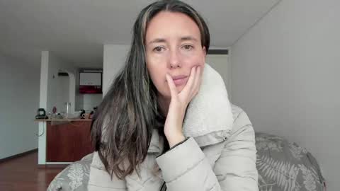 ZOE online show from April 28, 2026, 9:53 pm