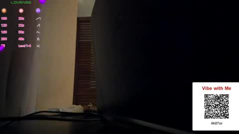 Snapshot of zoe_jeane_beker chatting on June 8, 2026, 2:01 am ZOE online show from June 8, 2026, 2:01 am