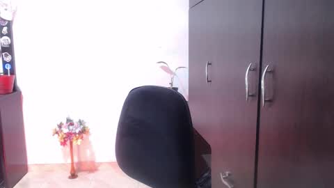 ZOE online show from December 14, 2025, 4:18 am