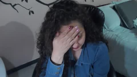 Zoe Koller online show from November 28, 2025, 1:19 am