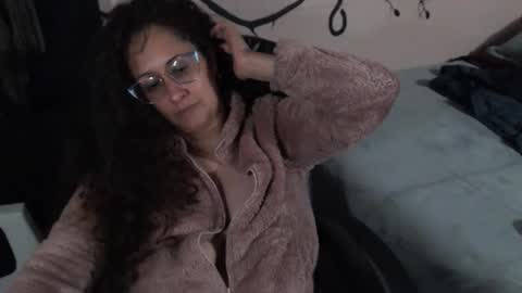 Zoe Koller online show from April 21, 2026, 1:42 am