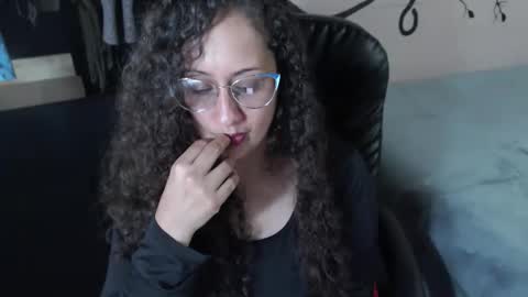 Snapshot of zoe_koller chatting on May 6, 2026, 4:01 pm Zoe Koller online show from May 6, 2026, 4:01 pm