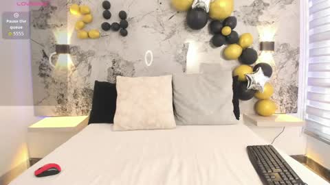 Zoe online show from April 18, 2026, 11:36 am