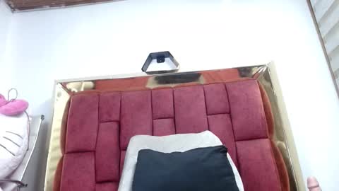 zoe_miller69 online show from February 15, 2026, 7:51 am