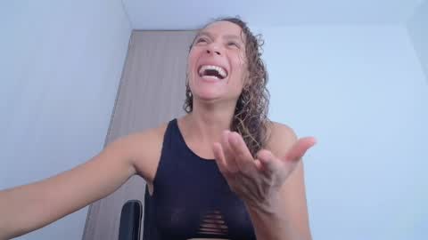 Snapshot of zoe_moon85 chatting on April 23, 2026, 8:44 pm zoe online show from April 23, 2026, 8:44 pm