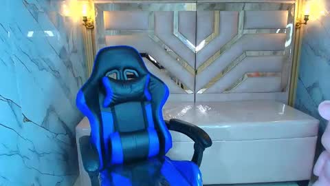 Zoe  online show from November 8, 2025, 3:29 am