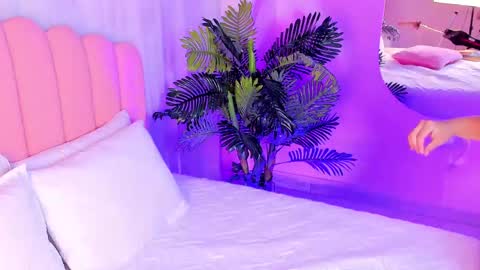 Snapshot of zoe_rivers chatting on February 19, 2025, 6:10 pm Zoe online show from February 19, 2025, 6:10 pm