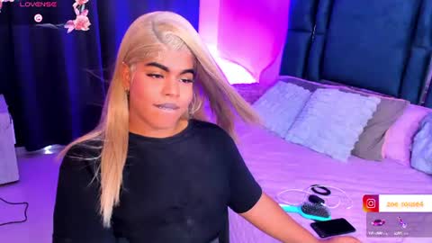 zoe_rosee4 online show from June 17, 2026, 11:16 pm