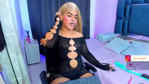 zoe_rosee4 online show from July 1, 2026, 3:41 am