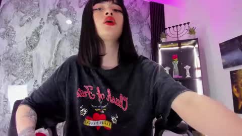 zoe_rosse00 online show from November 19, 2025, 7:25 pm