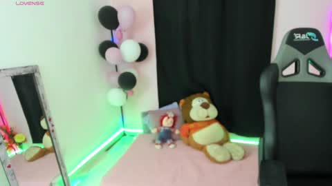 Snapshot of zoe_sullivan_ chatting on December 9, 2024, 9:49 am zoe_sullivan_ online show from December 9, 2024, 9:49 am