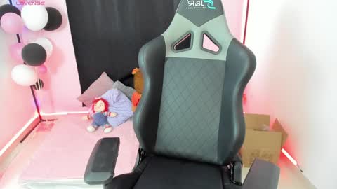 Snapshot of zoe_sullivan_ chatting on December 15, 2024, 1:00 pm zoe_sullivan_ online show from December 15, 2024, 1:00 pm