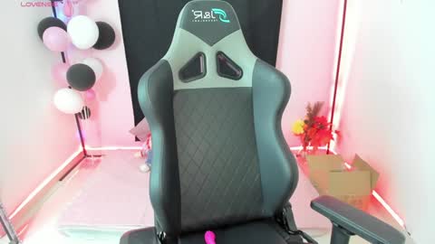 Snapshot of zoe_sullivan_ chatting on December 16, 2024, 9:35 am zoe_sullivan_ online show from December 16, 2024, 9:35 am