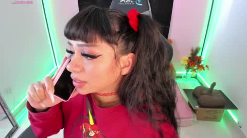 Snapshot of zoe_sullivan_ chatting on December 28, 2024, 12:35 pm zoe_sullivan_ online show from December 28, 2024, 12:35 pm