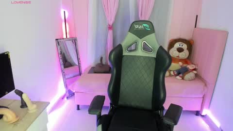 Snapshot of zoe_sullivan_ chatting on February 16, 2025, 9:48 am zoe_sullivan_ online show from February 16, 2025, 9:48 am