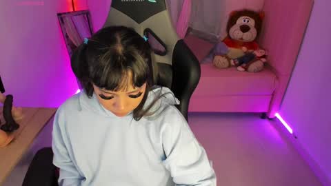 Snapshot of zoe_sullivan_ chatting on February 17, 2025, 9:24 am zoe_sullivan_ online show from February 17, 2025, 9:24 am